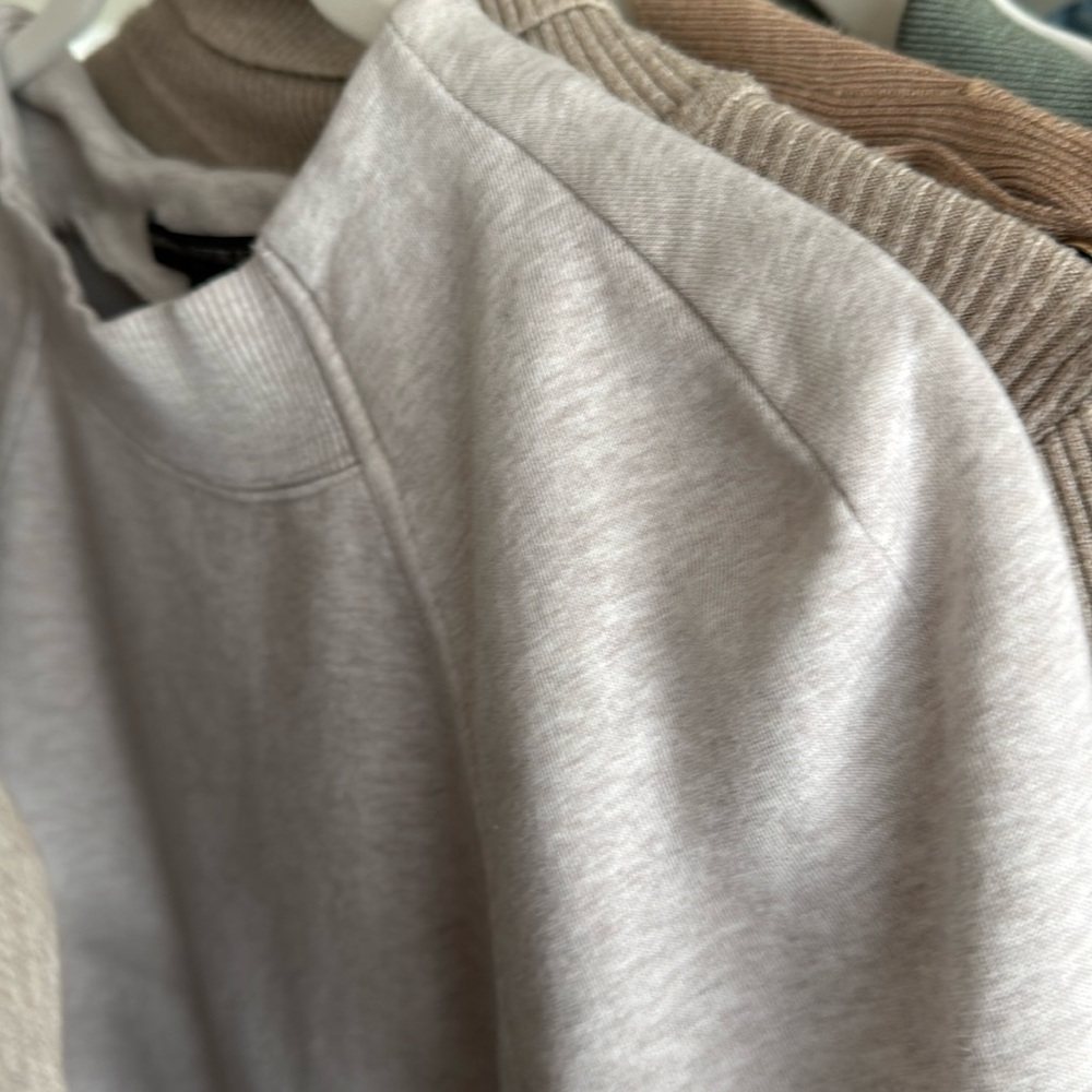 BANANA REPUBLIC SWEATER